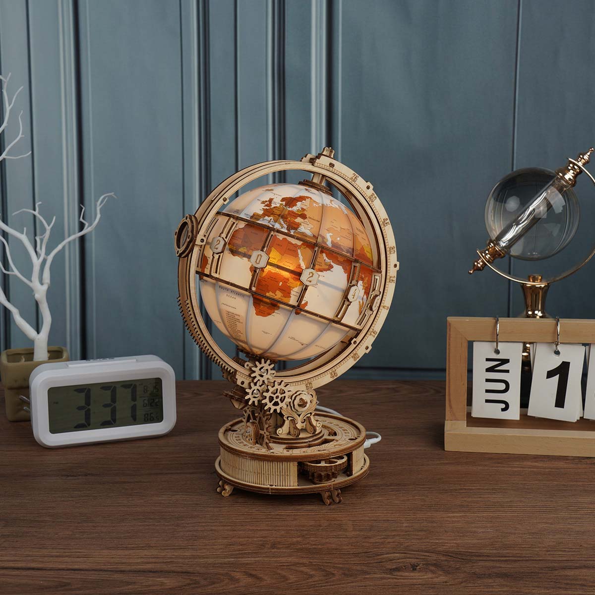 DIYeria Luminous Globe 3D Wooden Puzzle ST003